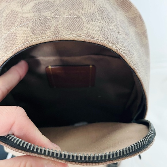 Coach West Pack sling signature canvas backpack bag NWT - Picture 4 of 7